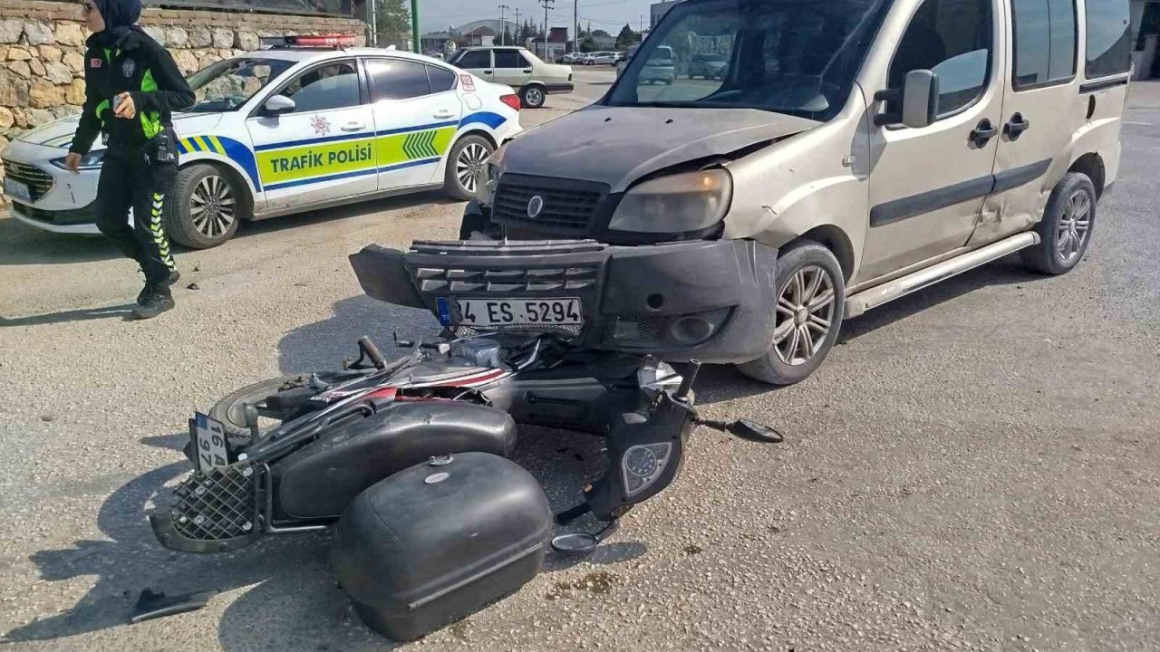 Motosiklet sürücüsü yaralandı