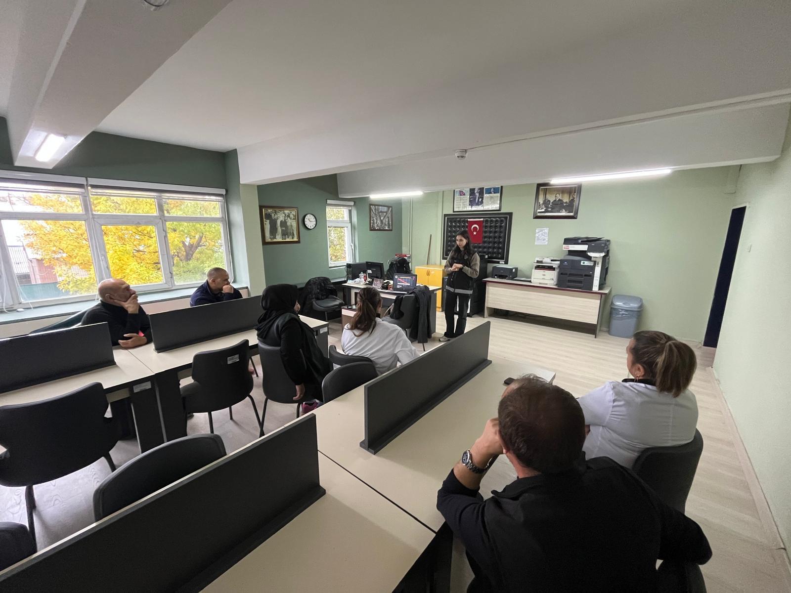 Kars'ta Narko-Gençlik farkındalık eğitimleri devam ediyor