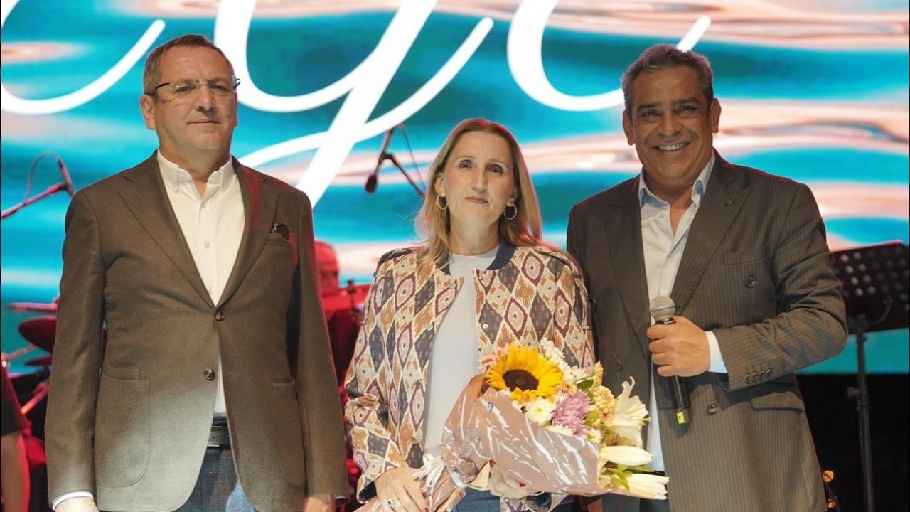 20. Ayvalık Uluslararası Zeytin Hasat ve Turizm Festivali’nde "Ege" rüzgârı esti