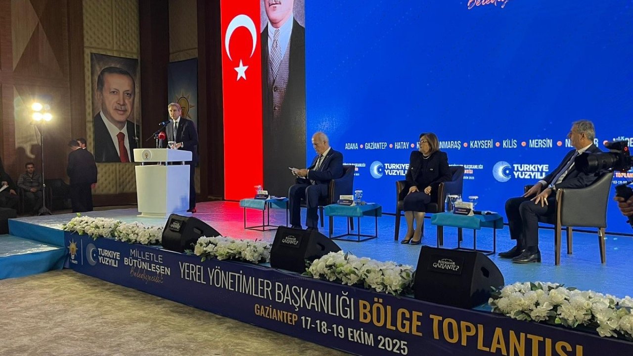 Büyükkılıç, AK Parti’nin Gaziantep’teki Yerel Yönetimler Değerlendirme Toplantısına katıldı