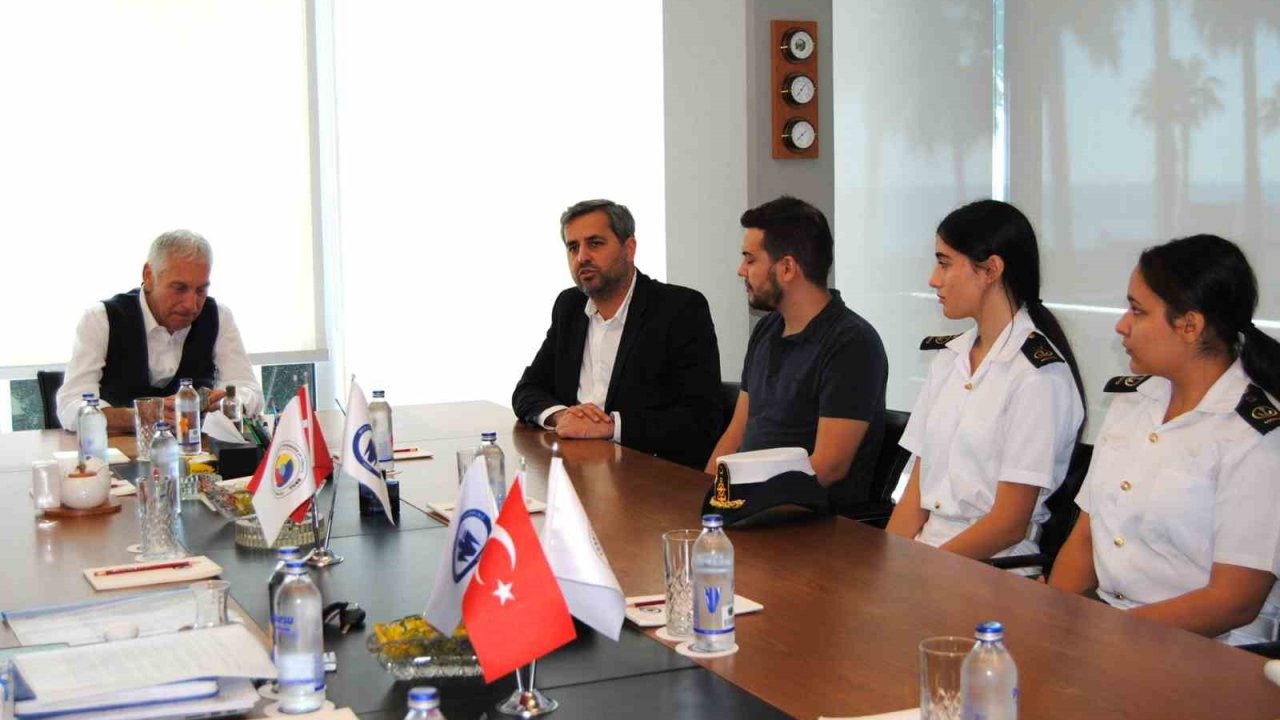 Mersinli genç denizciler Erasmus stajı için İtalya yolcusu