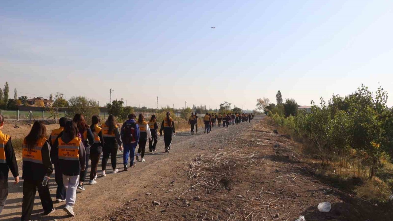 Iğdır’da kayıp Alzheimer hastası için bin kişilik ekip arama çalışmalarına katıldı
