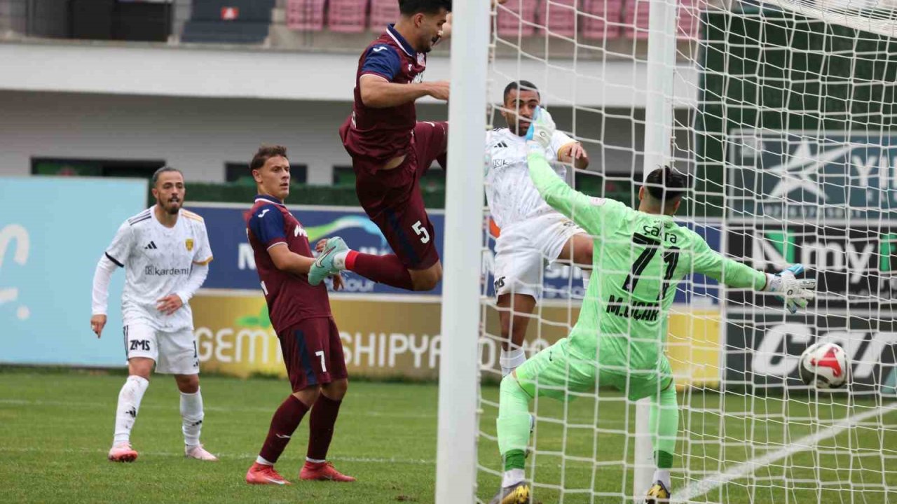 TFF 2. Lig: 1461 Trabzon FK: 0 - Aliağa FK: 3