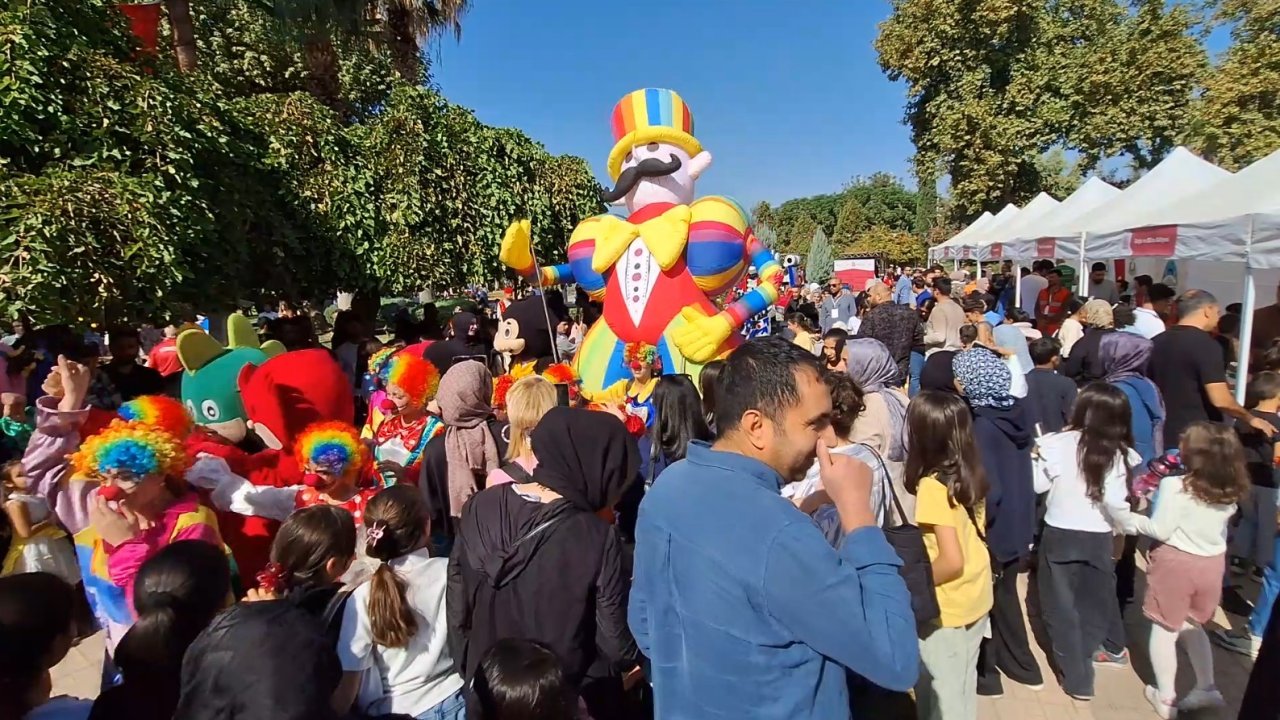 Şanlıurfa’da çocuk ve gençlik buluşmasına yoğun ilgi: 100 bin kişi katıldı