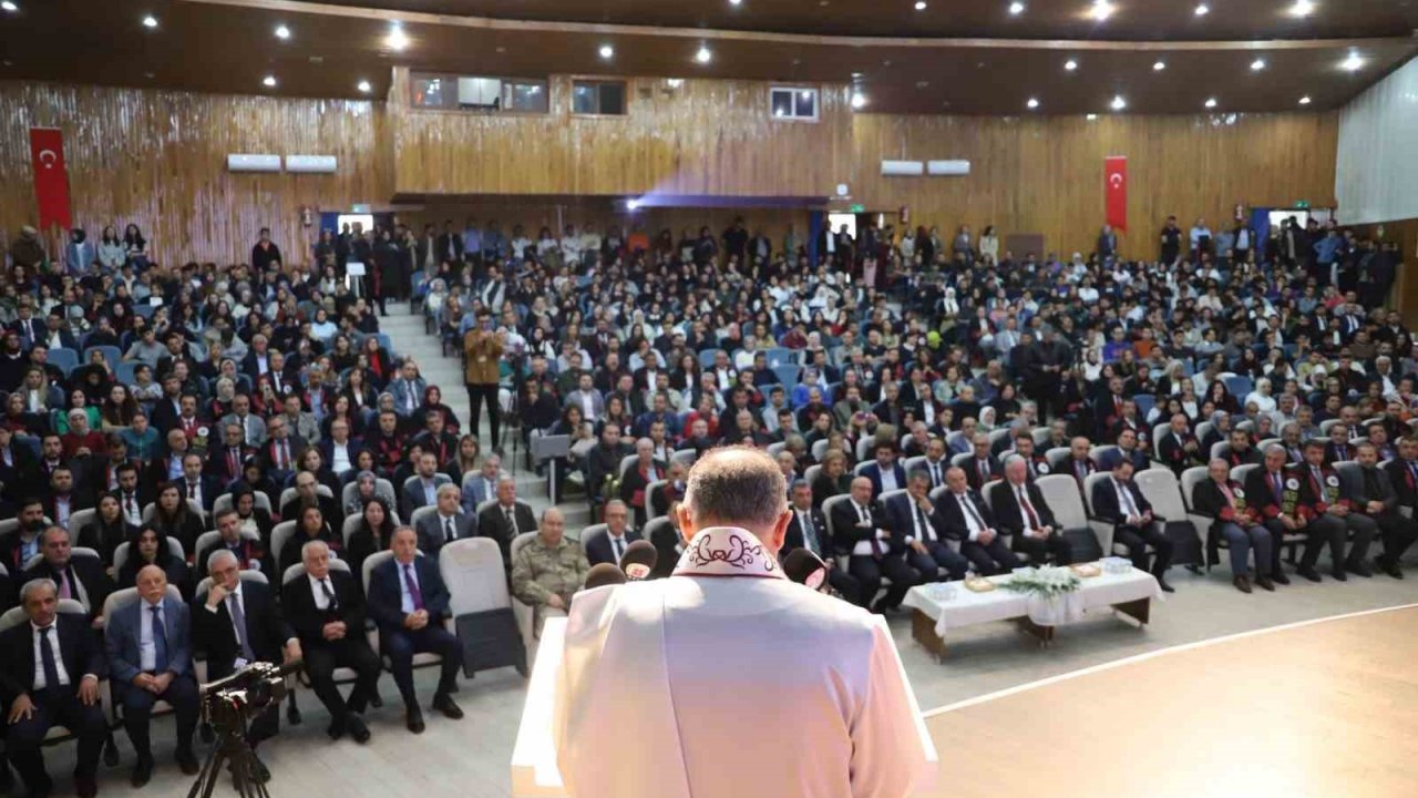 Fırat Üniversitesi’nde akademik yılı açılış töreni yapıldı