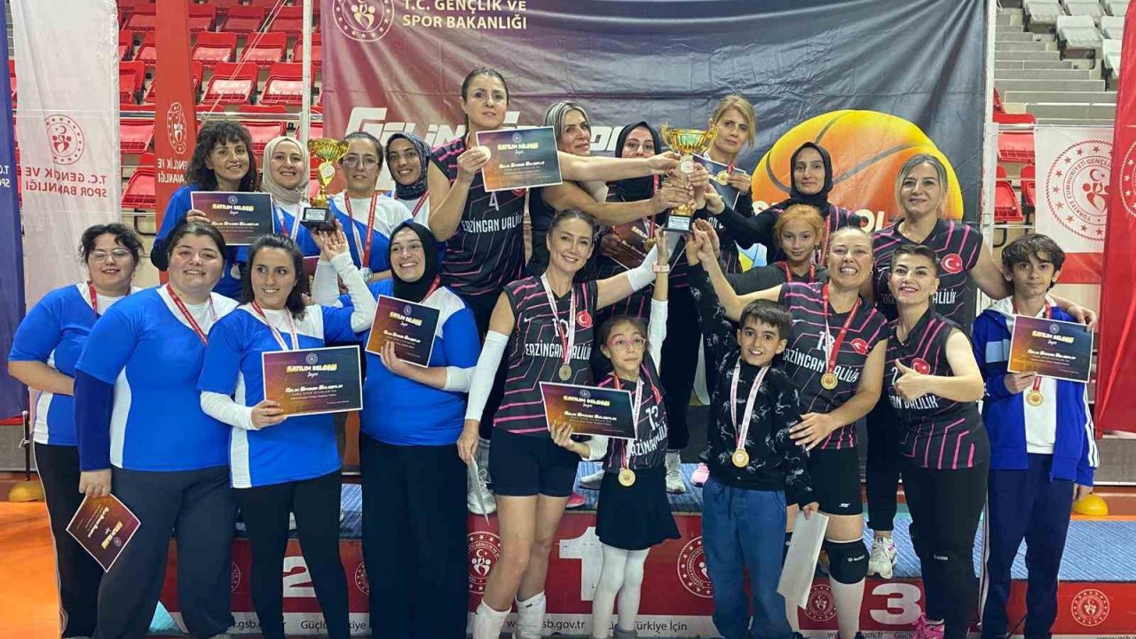 Voleybolda kadınlarda Erzincan Valiliği erkeklerde Milli Eğitim Müdürlüğü şampiyon oldu