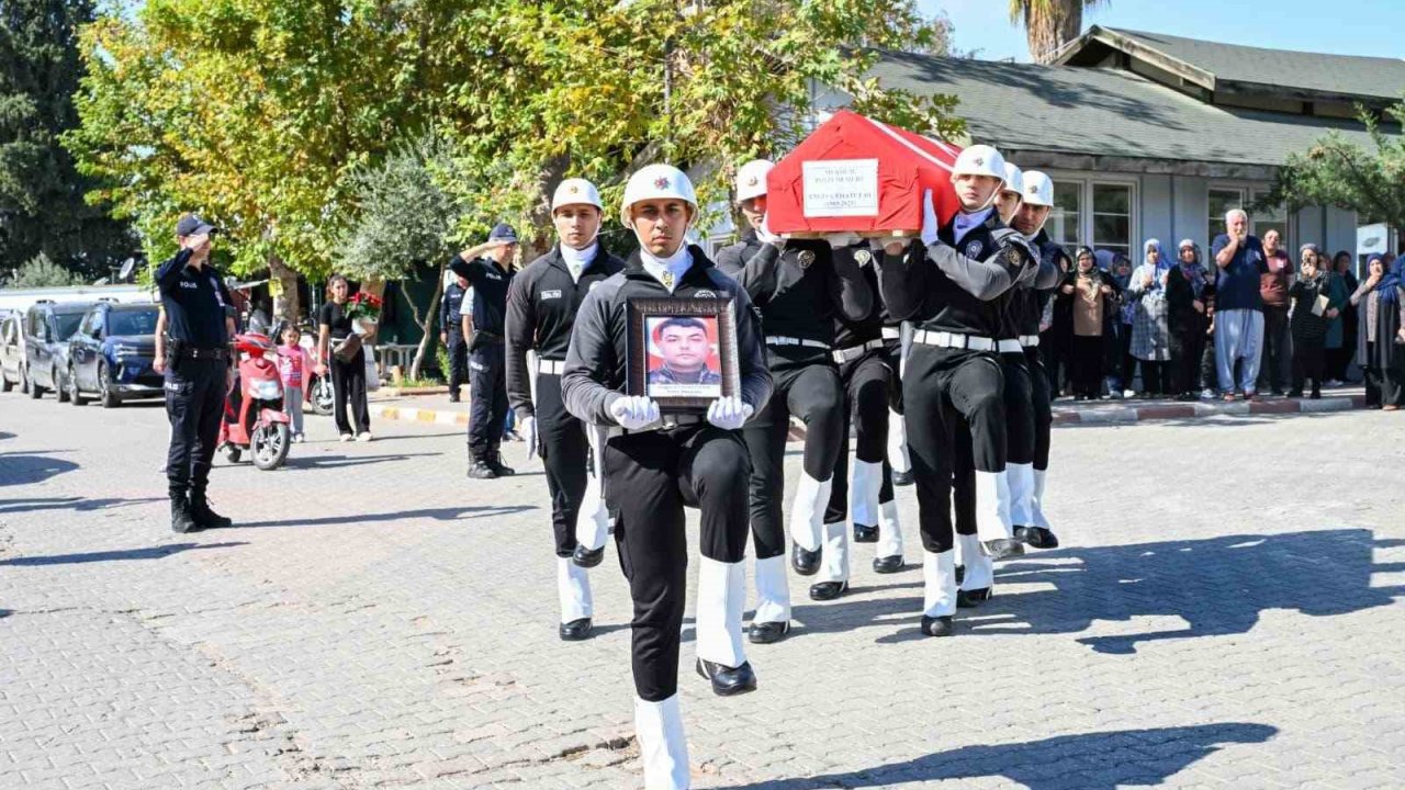 Yangında ölen polis memuru Adana’da toprağa verildi