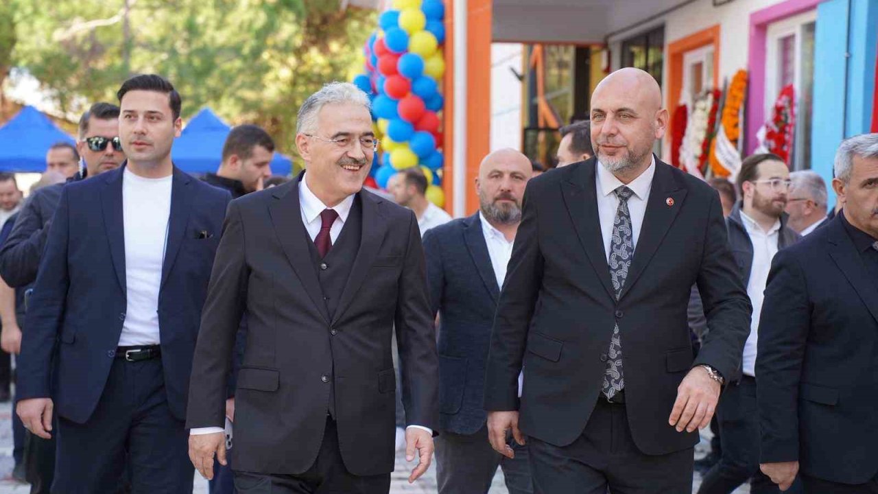 Orhangazi’de anaokulunun resmi açılışını TOBB Başkanı yaptı