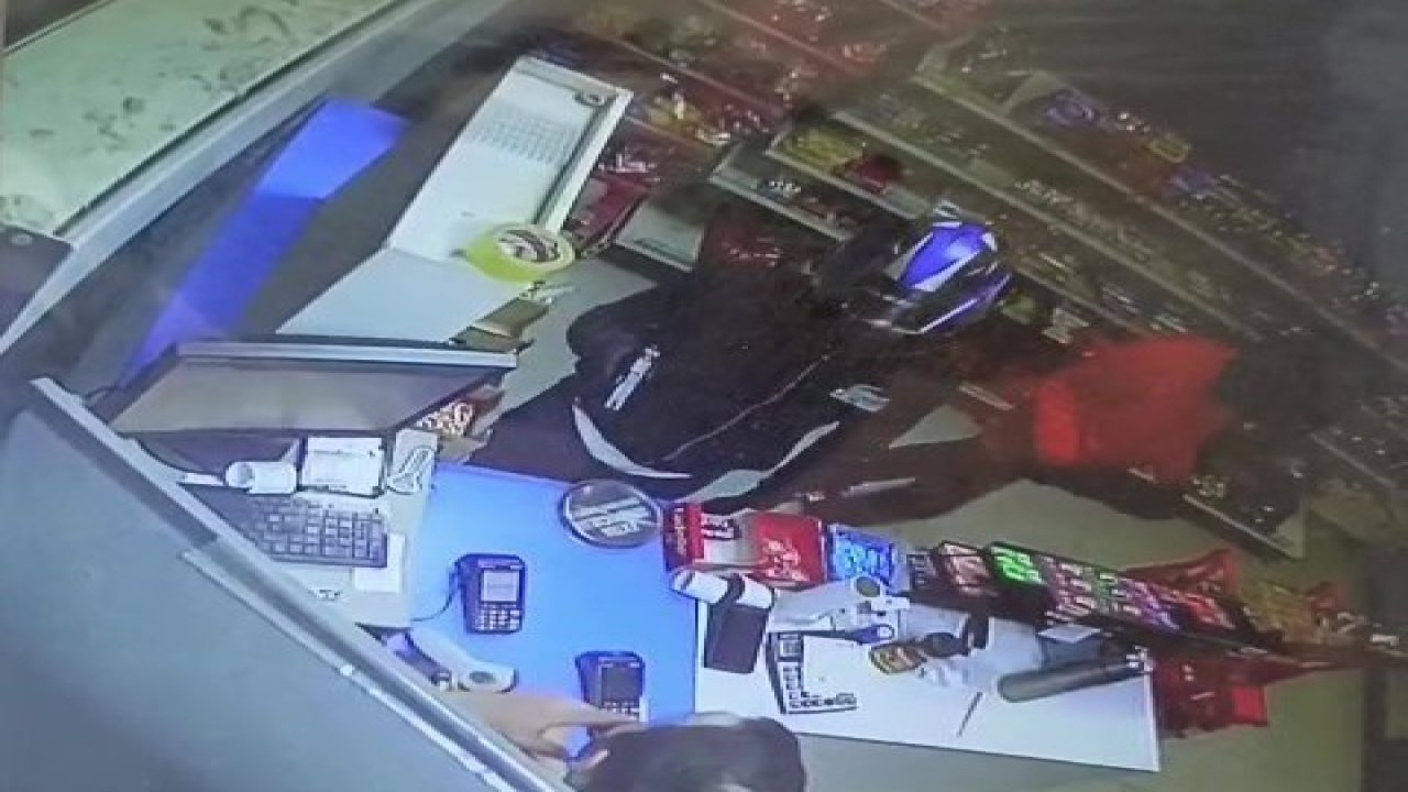 Petrol istasyonunda silahlı soygun