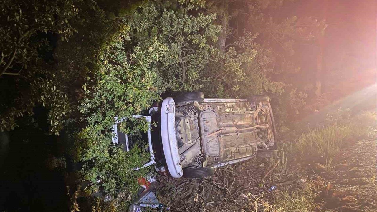 Bilecik’te şarampole uçan araç içinde bulunan 3 kişi yaralandı