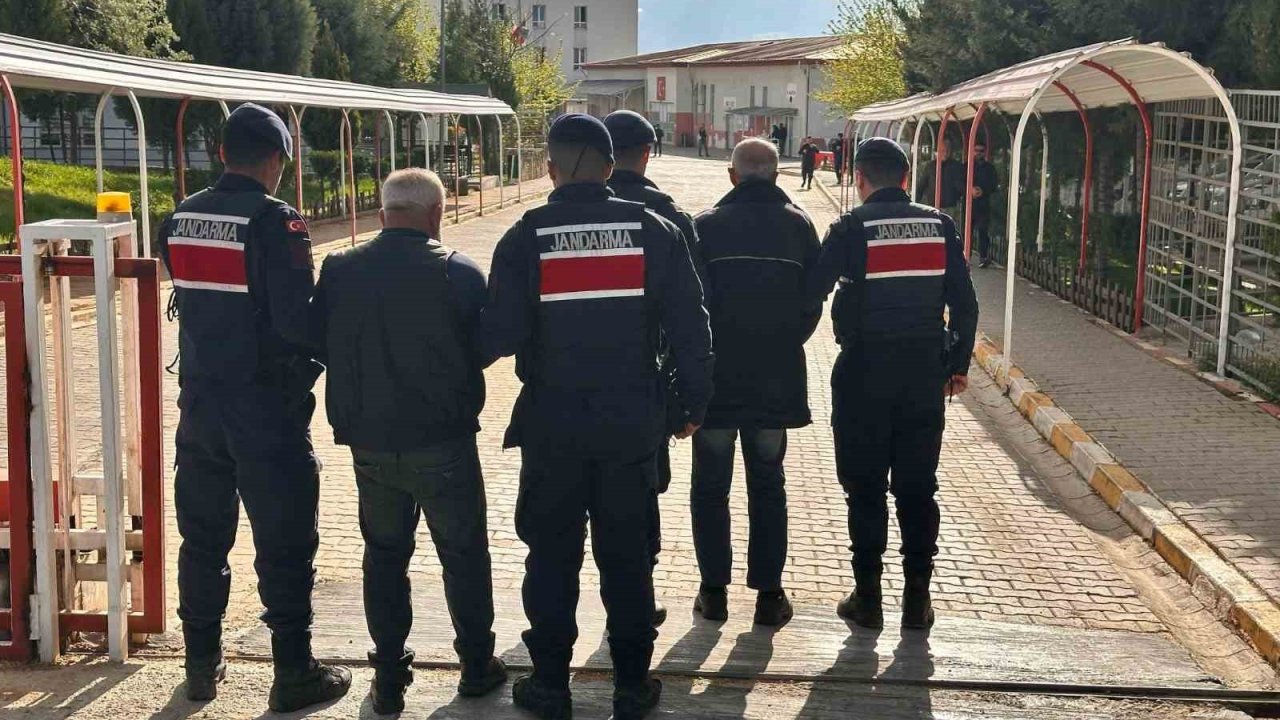Husumetlilerini bıçakla yaralayan 3 şahsı jandarma yakaladı