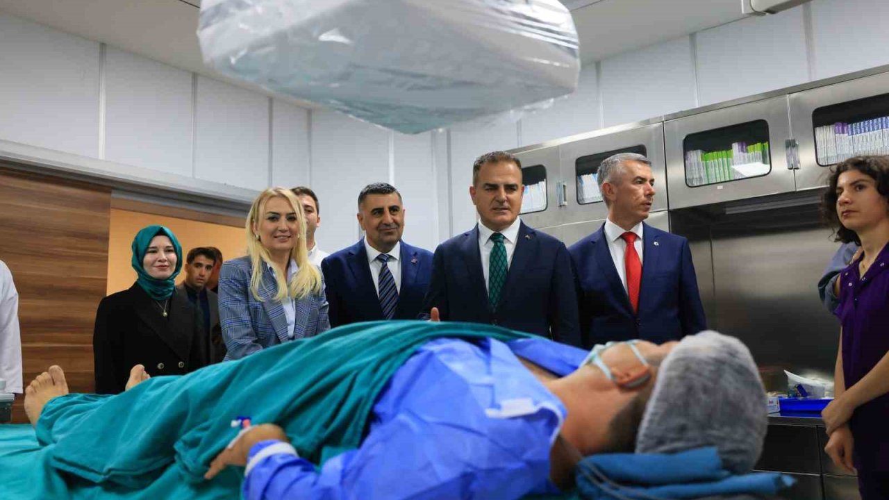 Vali İdris Akbıyık, Bodrum Devlet Hastanesi’nde Anjiyografi ünitesini inceledi