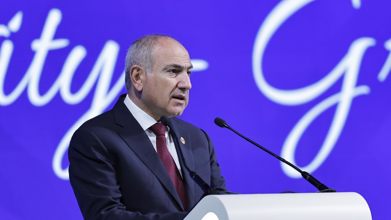 Ermenistan Başbakanı Paşinyan: "Azerbaycan-Ermenistan-Türkiye arasında boru ve elektrik hatları kurulacak"