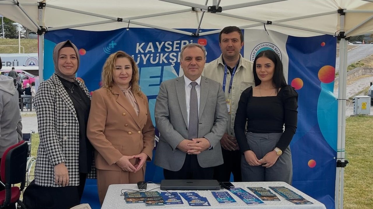 Büyükşehirden Spor Dostu Evim Kampüs Festivali’nde iletişim köprüsü