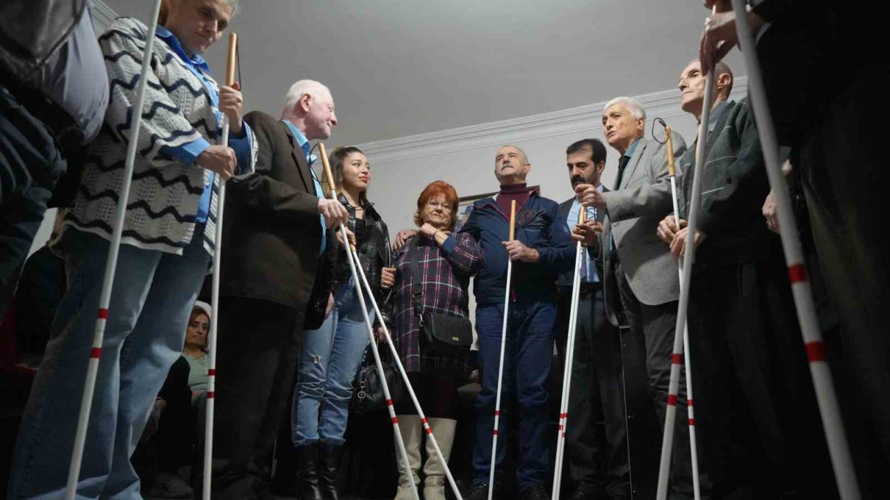 Samsun’da görme engellilere beyaz baston desteği
