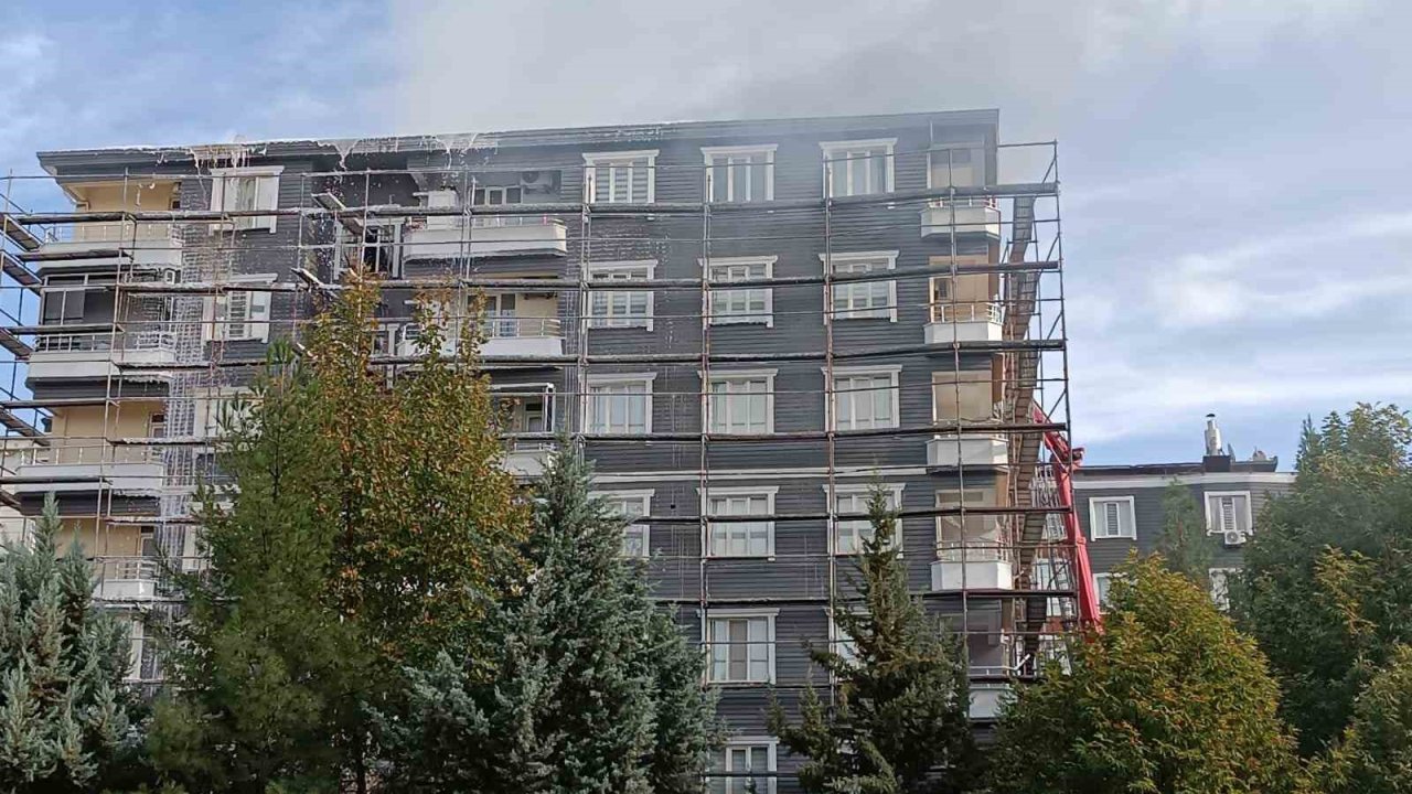 Batman’da çatı katında korkutan yangın