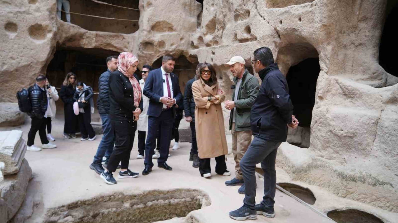 Işın Karaca, Niğdelilere unutulmaz bir gece yaşattı