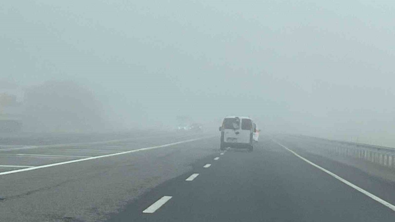 Kars-Gürcistan kara yolunda yoğun sis