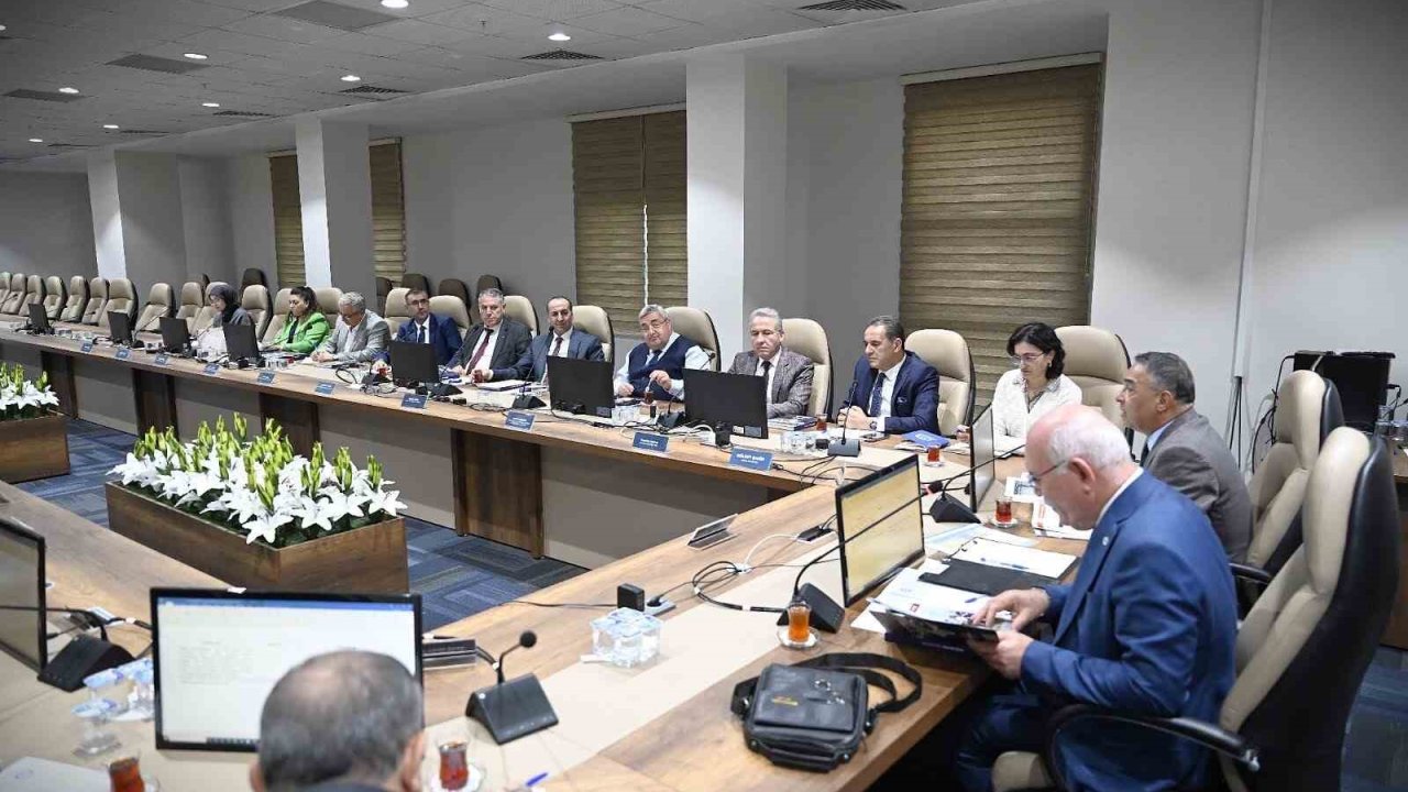 Uşak Üniversitesi Danışma Kurulu, 2025 yılının son toplantısında bir araya geldi