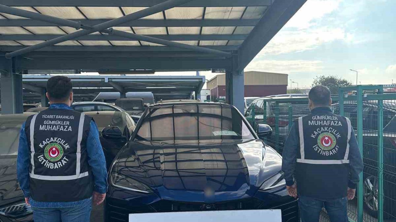 Ticaret Bakanlığı’ndan 288 milyon liralık lüks araç operasyonu