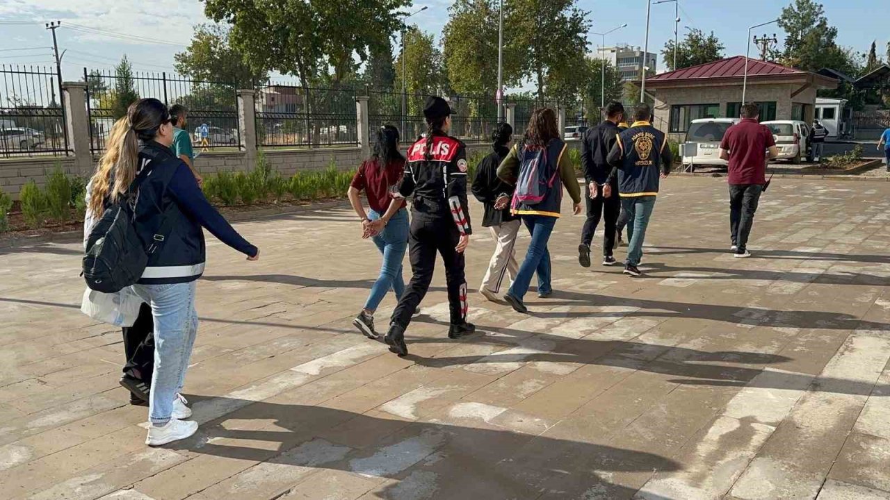 Adıyaman’da 500 bin TL değerinde ziynet hırsızlığı şüpheli 4 şahıs yakalandı
