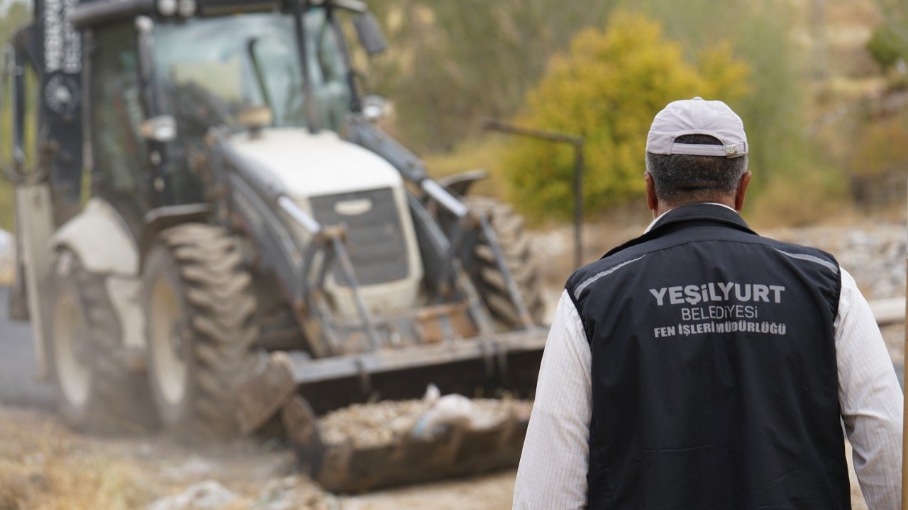 Yeşilyurt’ta kış öncesi asfalt çalışmaları hızlandı