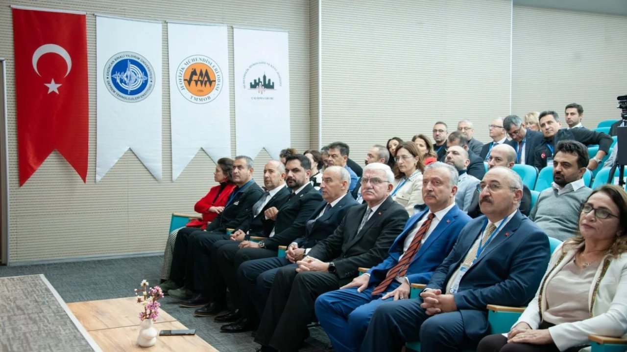 Deprem bilimciler EBYÜ’de buluştu