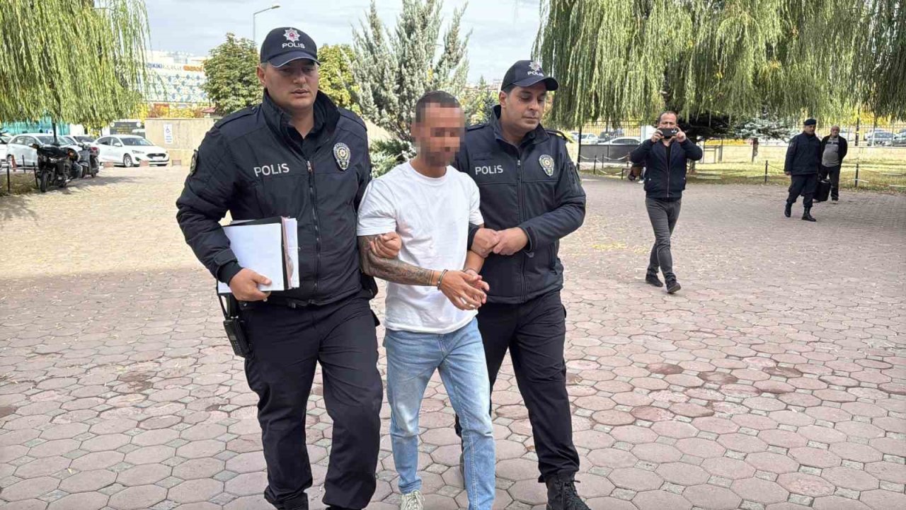 Şehit babasına hakaret eden otobüs şoföründen gazetecilere: "Şuradan da çek"