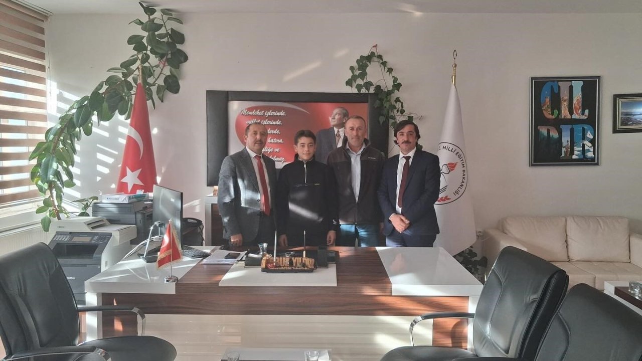 Başarılı öğrenciler ödüllendirildi