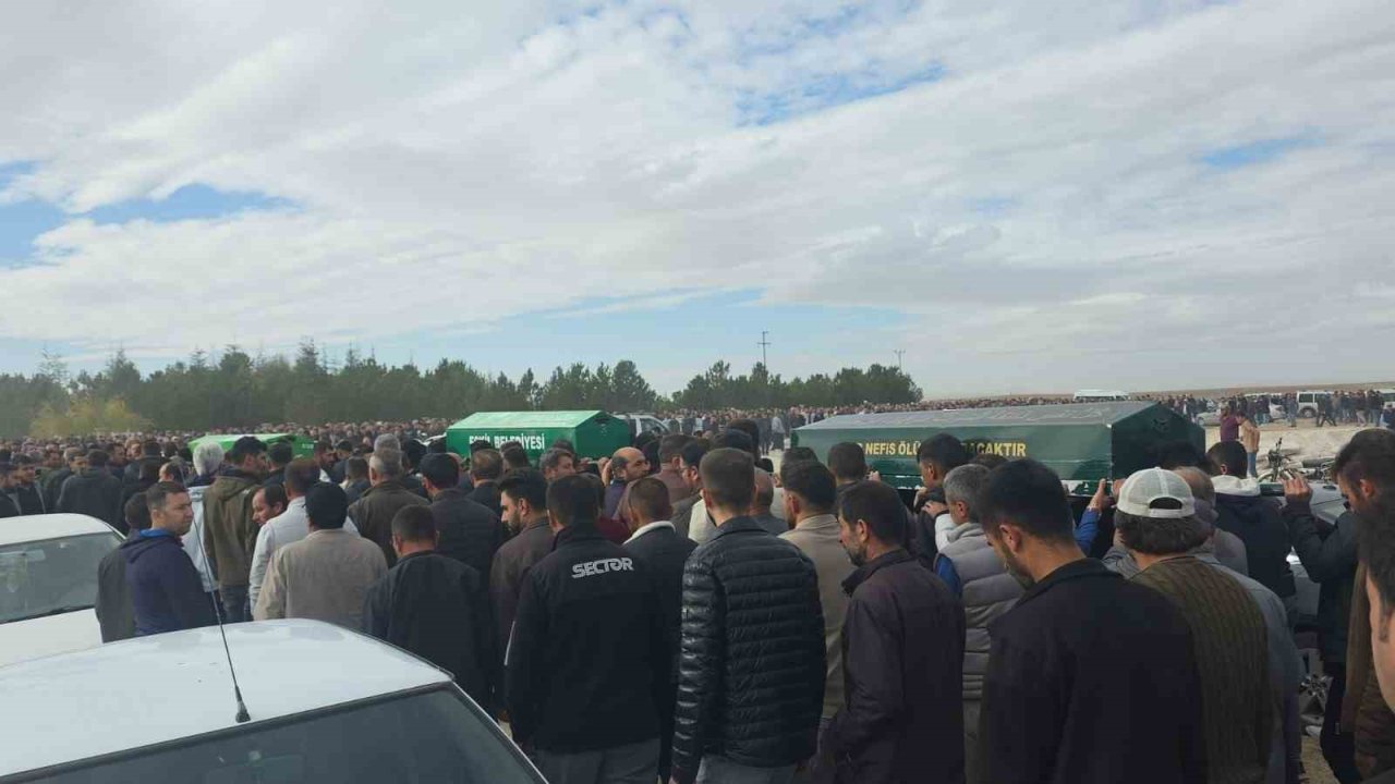 Kazada ölen üç kardeşe yürek burkan veda