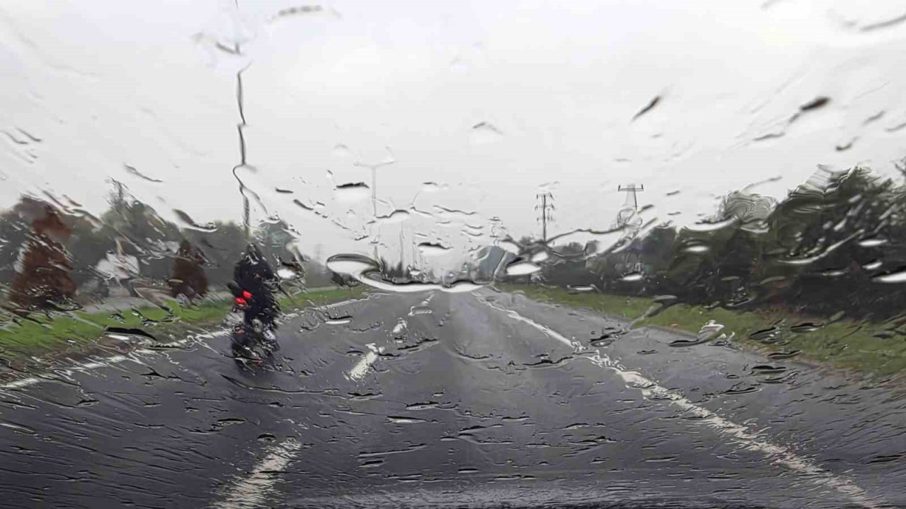 Batı Karadeniz’de gök gürültülü sağanak yağış uyarısı yapıldı