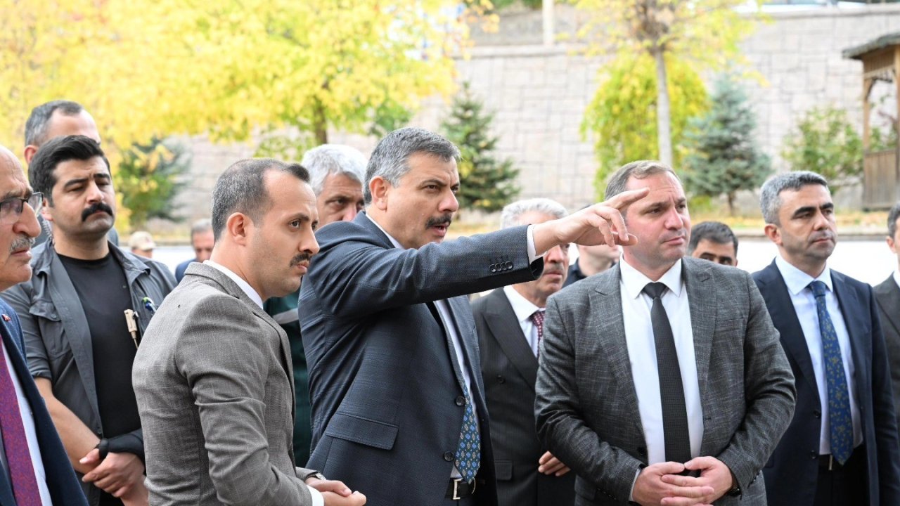 İspir’deki heyelan bölgesine kaya tahkimatı  yapılıyor