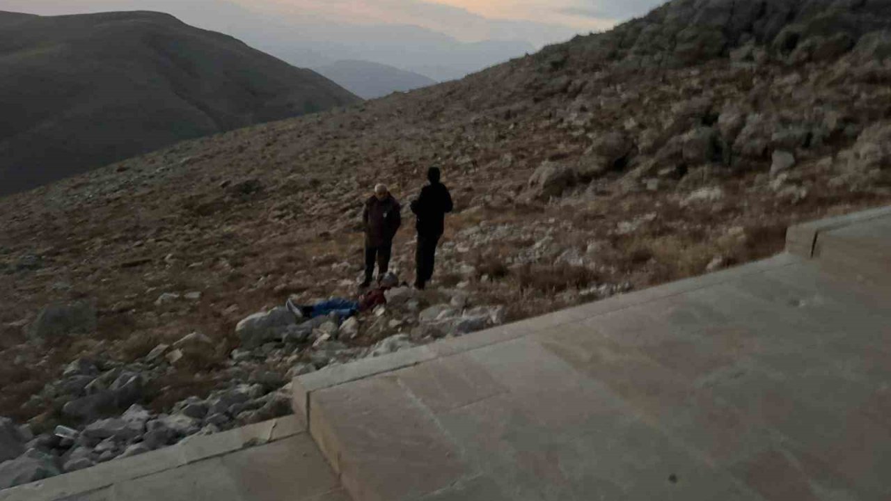 Nemruttun merdivenlerinden yuvarlanan turist yaralandı