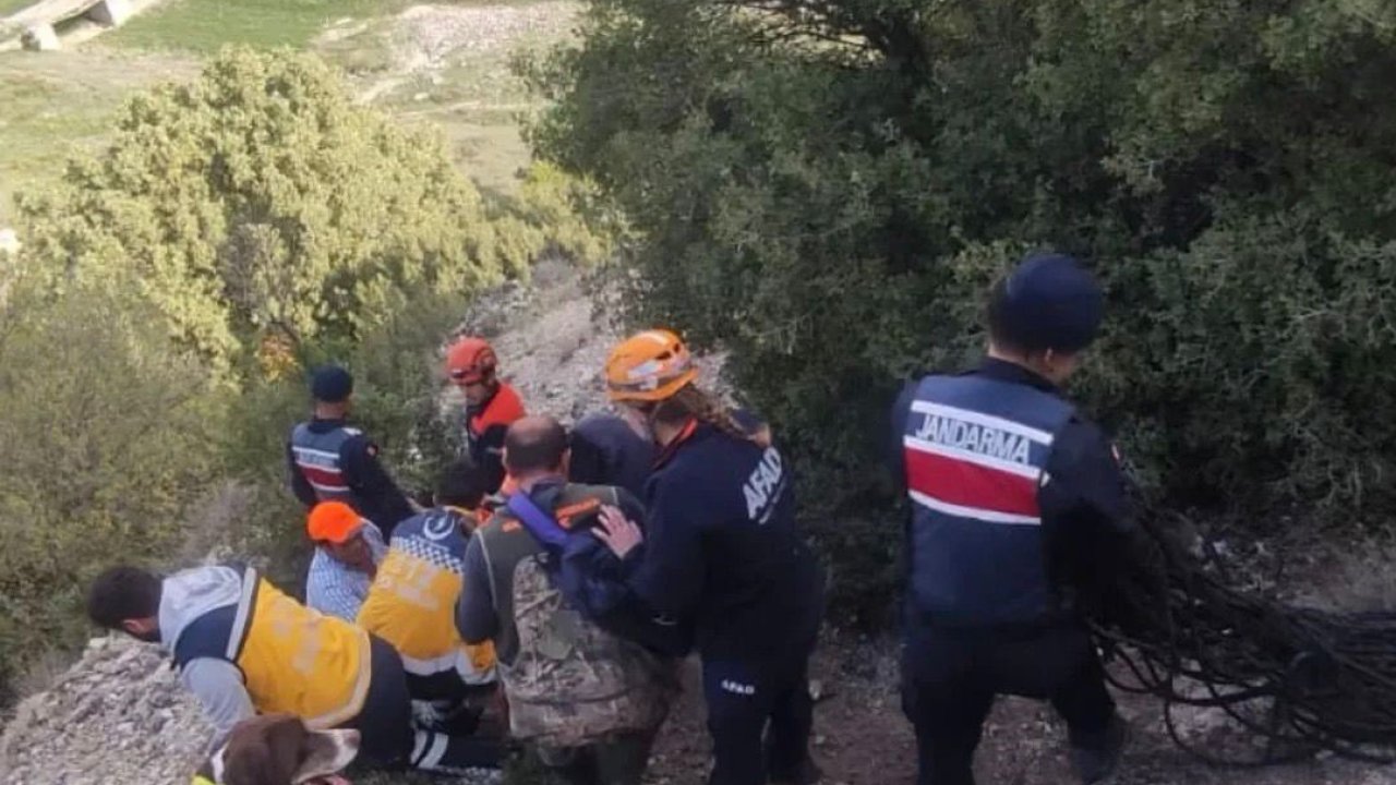 Uşak’ta dere yatağına düşen avcı yaralandı