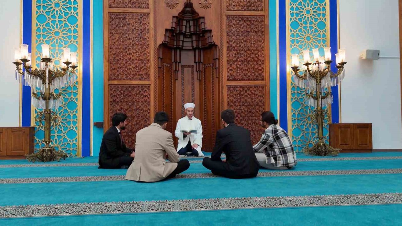 Geleceğin din görevlileri Erzincan’da eğitim alıyor