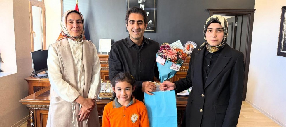 Sarıkamış'ta En Fazla Kitap Okuyan Öğrenciye Ödül!