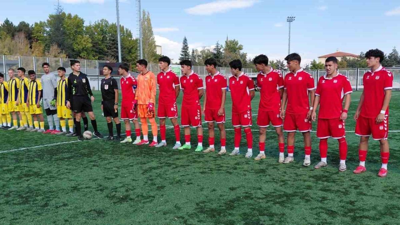 Gelişim Ligi U-17: Talas Belediyespor: 0 - Sivasspor: 4