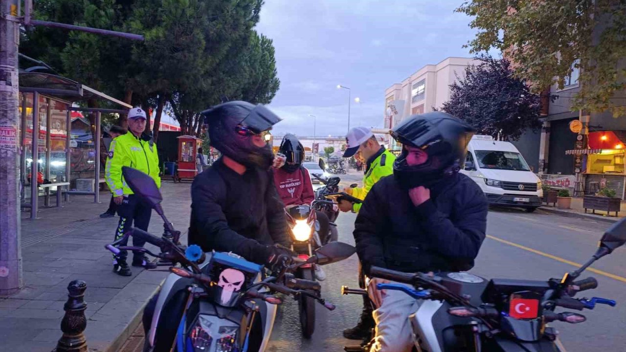 Polis gürültü kirliliğine geçit vermedi: Abart egzoz kullanan sürücülere ceza yağdı