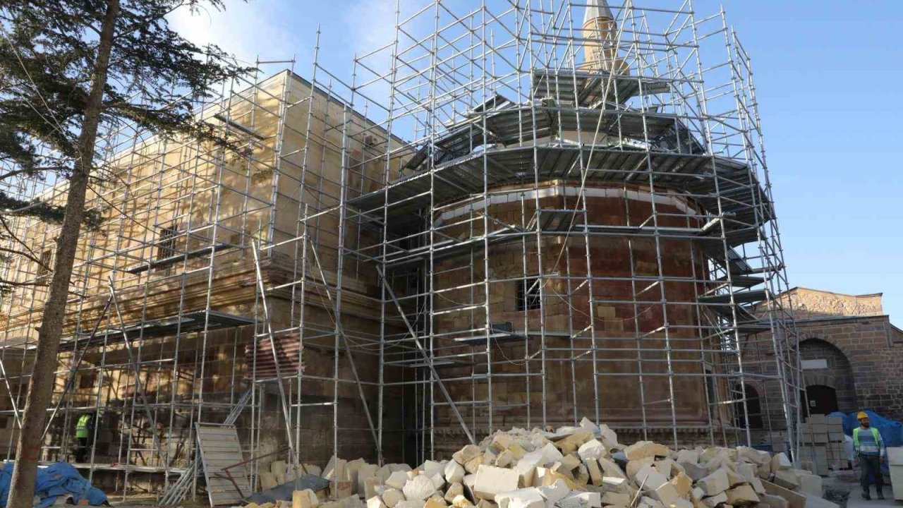 Tarihi Sungurbey Cami yeniden ibadete açılacak