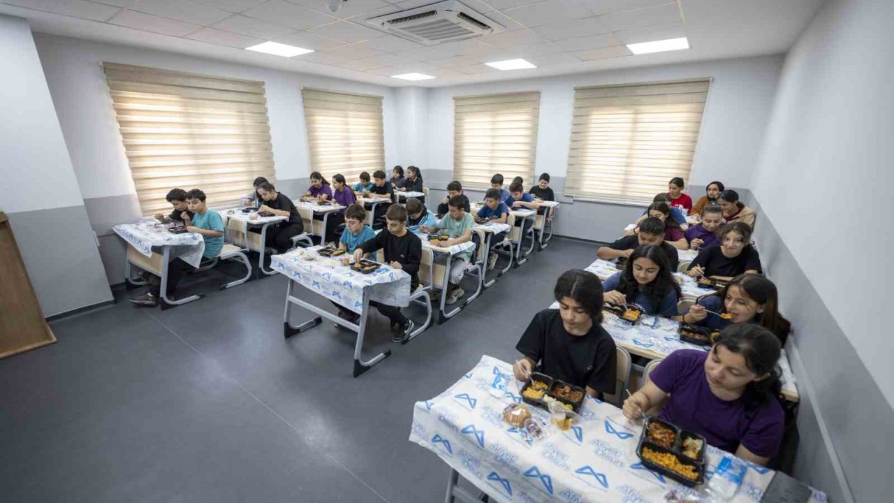 Mersin’de LGS’ye hazırlanan öğrencilere destek