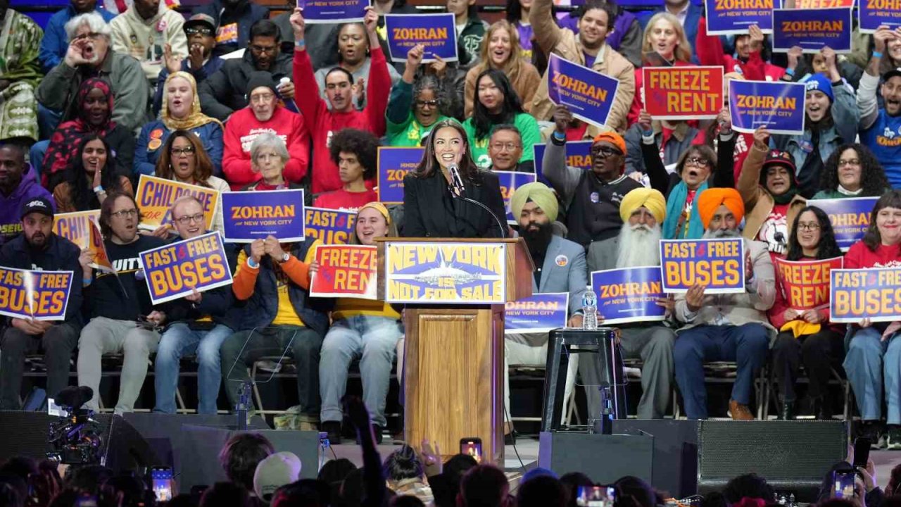 New York’un ilk Müslüman belediye başkanı adayı Mamdani’den "New York Satılık Değil" mitingi