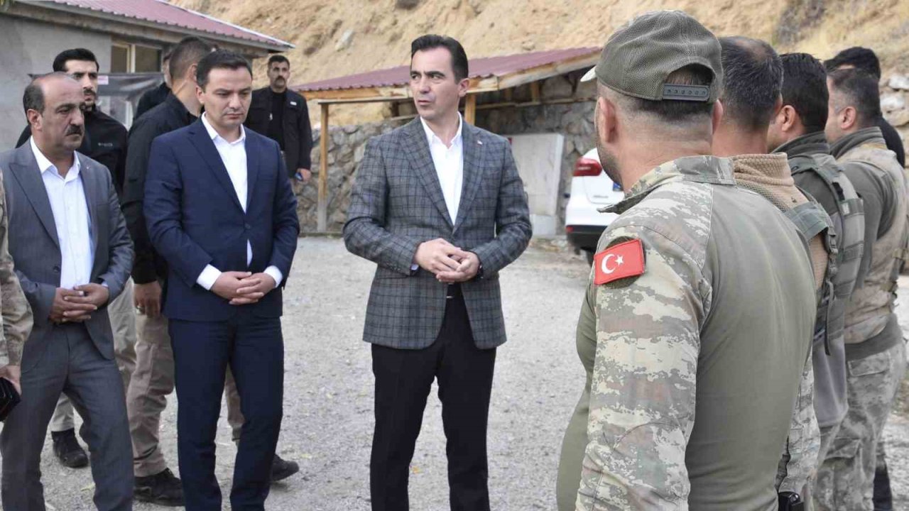 Vali Karakaya köylerdeki yatırımları inceledi