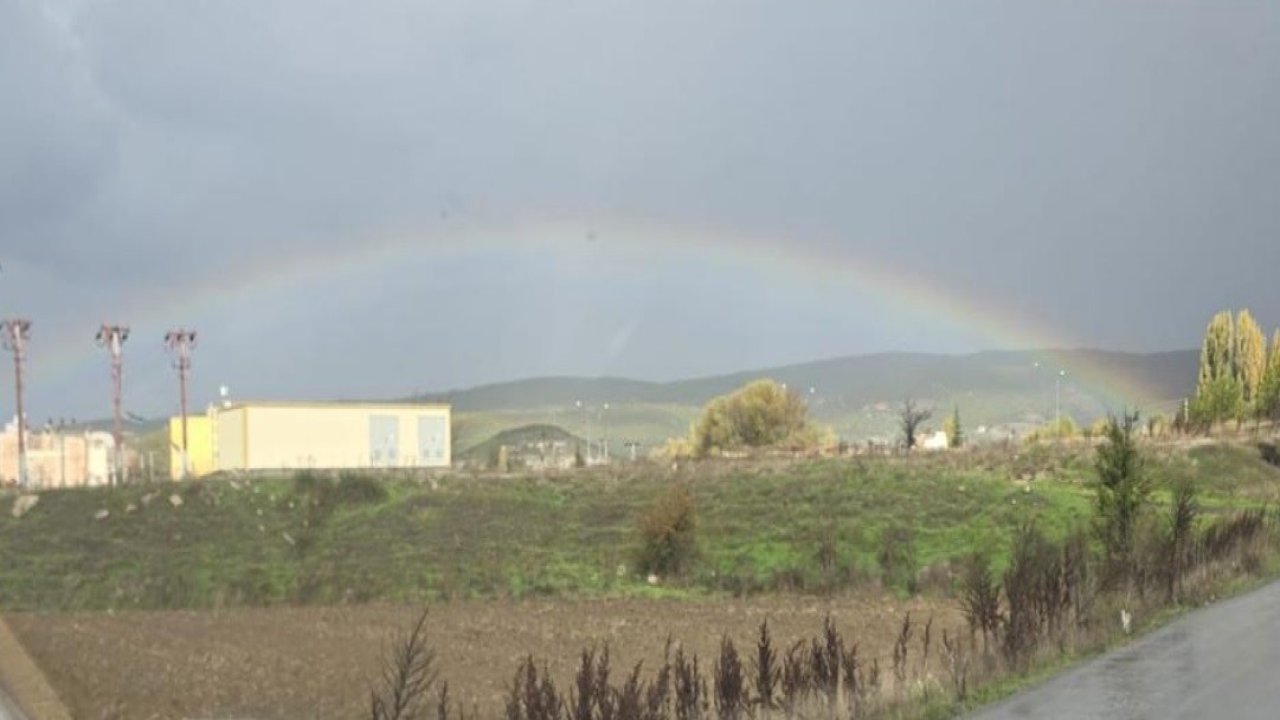 Moymul ovasında gözlenen gökkuşağı büyüledi