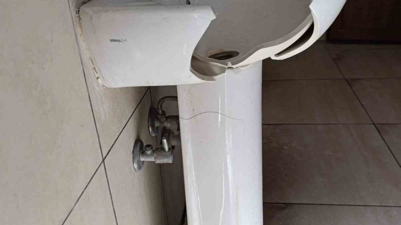 Kamu malına zarar veren kişi yakalandı