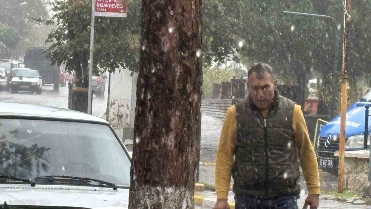 Edirne’de sağanak yağış etkili oldu