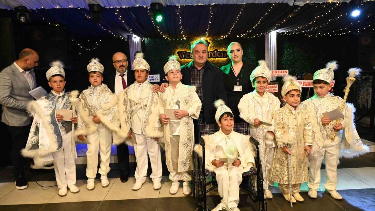 Bozüyük’te 65 çocuk için toplu sünnet şöleni düzenlendi