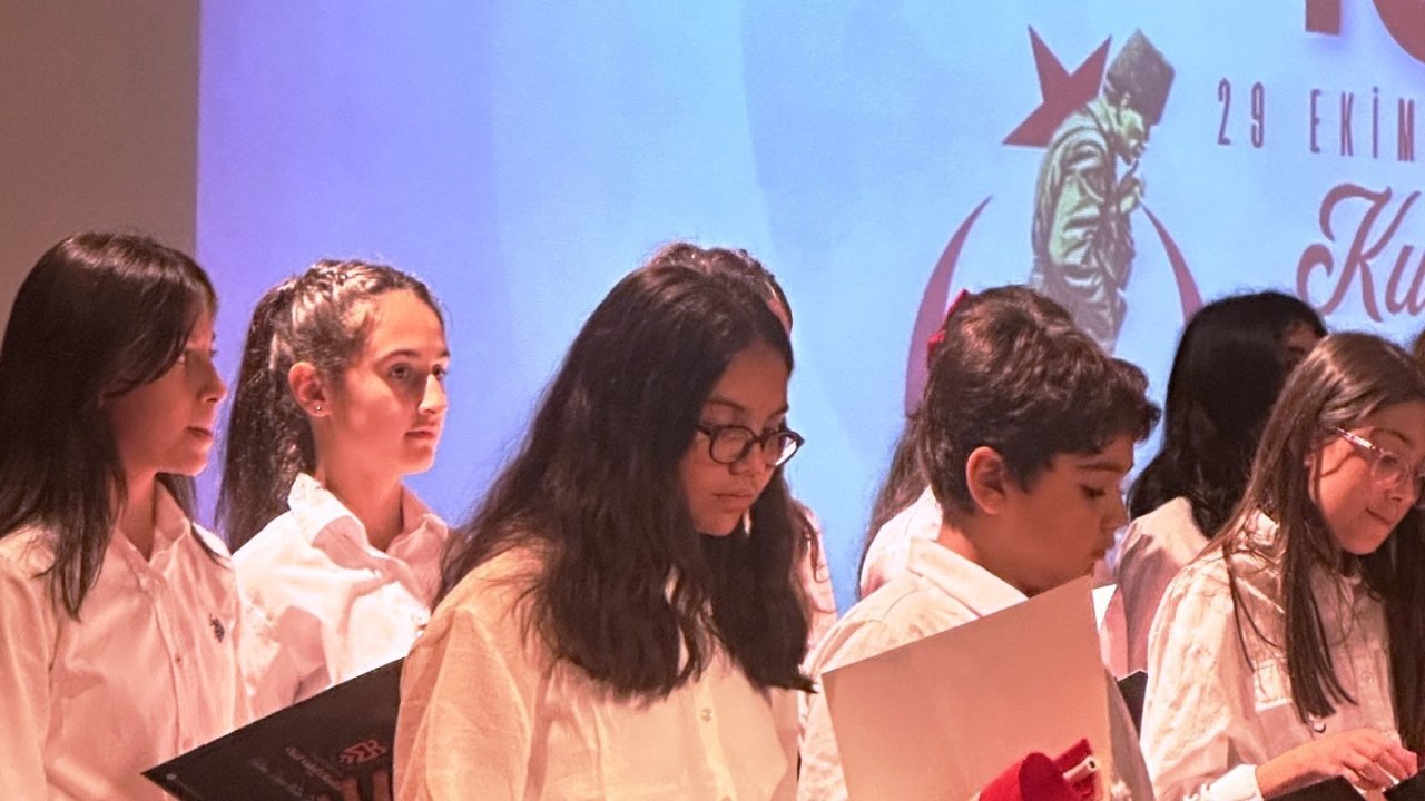 Özel Vakıf Okulları’ndan Cumhuriyet coşkusu