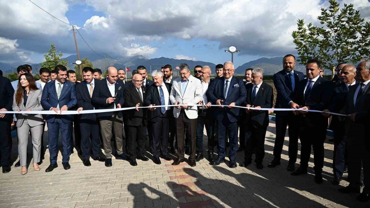 Düziçi’nde caddeye Prof. Dr. Mustafa Gerek’in adı verildi