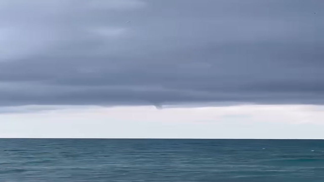 Alanya’da denizde hortum çıktı