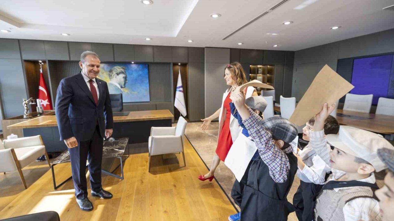 Öğrenciler, cumhuriyet coşkusunu Başkan Seçer’le paylaştı